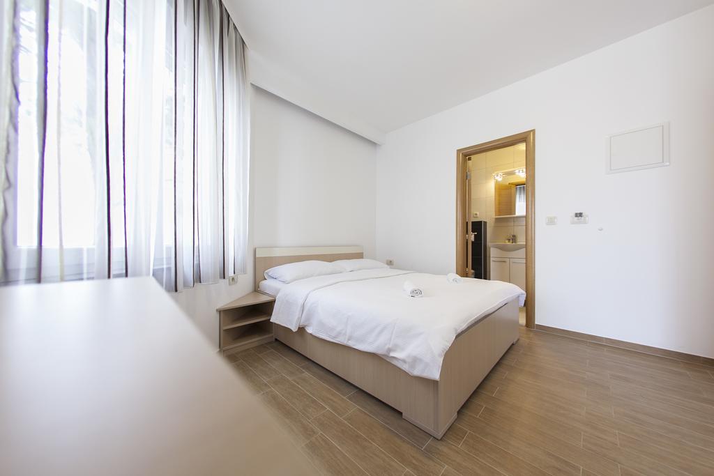 Guesthouse Villa Klara Baška Voda المظهر الخارجي الصورة