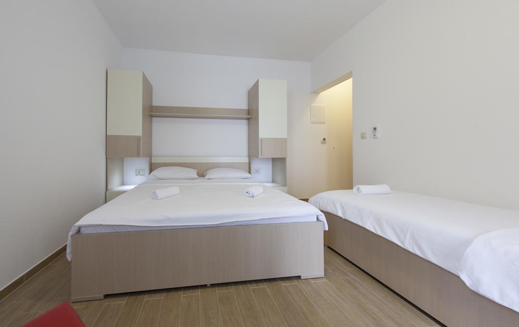 Guesthouse Villa Klara Baška Voda المظهر الخارجي الصورة