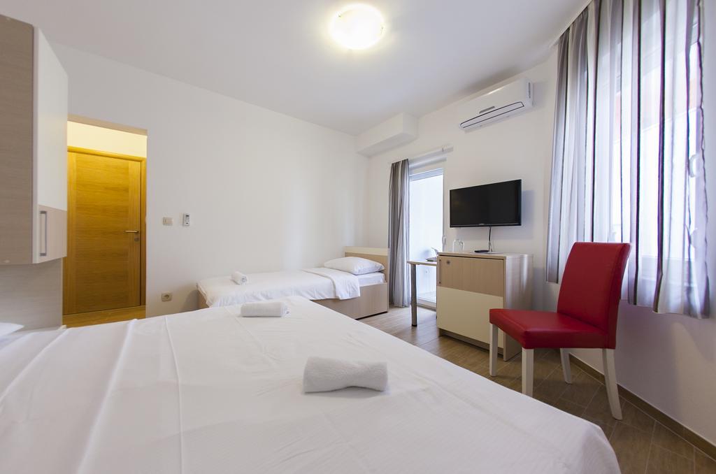 Guesthouse Villa Klara Baška Voda المظهر الخارجي الصورة