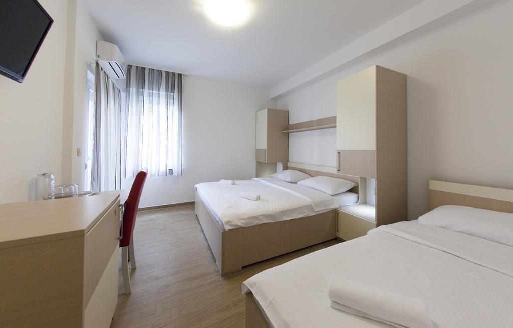 Guesthouse Villa Klara Baška Voda المظهر الخارجي الصورة