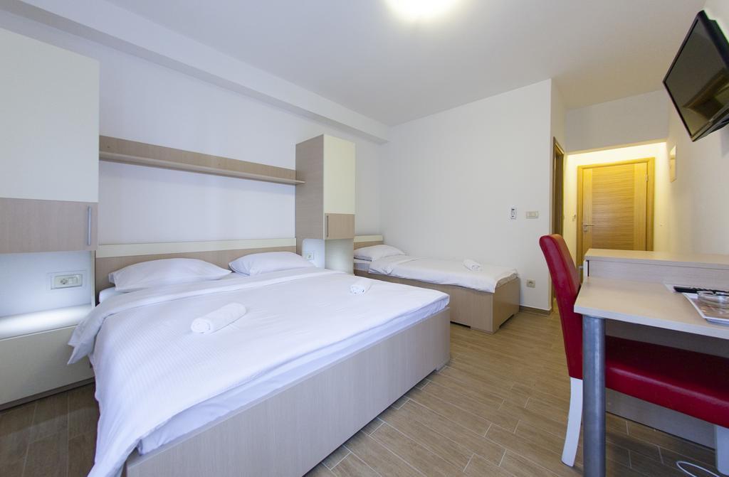 Guesthouse Villa Klara Baška Voda المظهر الخارجي الصورة